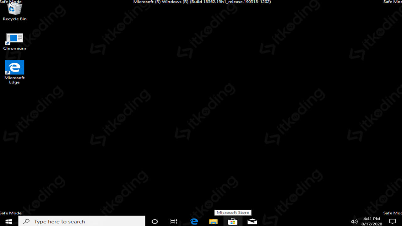Tampilan desktop saat safe mode windows 10