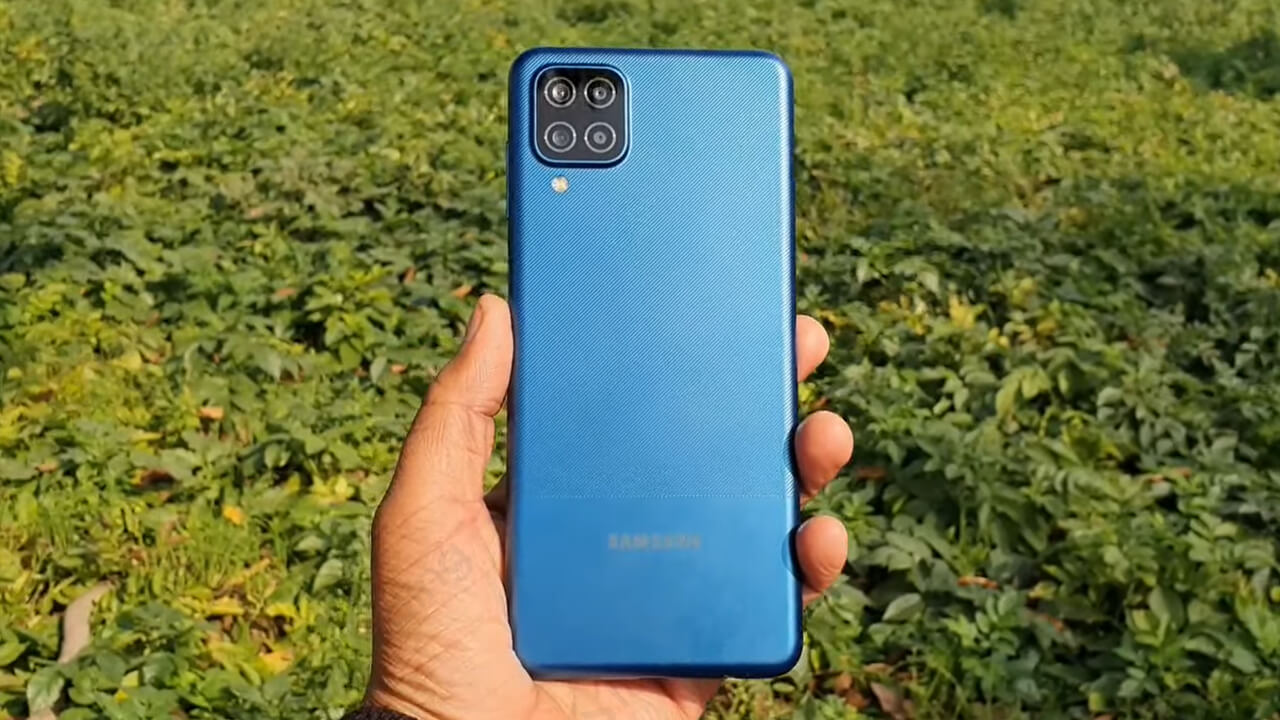 Tampak belakang Samsung Galaxy A12